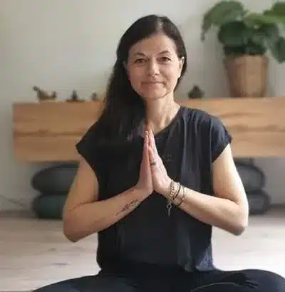 Deine Yogalehrerin aus Wiesbaden - Hilfe für gestresste Mütter
